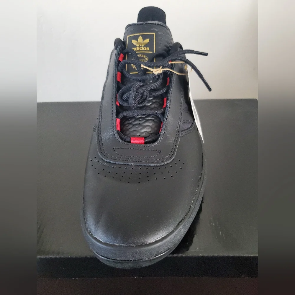 Adidas Shoe - Picture 12 of 14